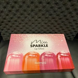 - Farmasi Makeup sparkle Lip gloss
